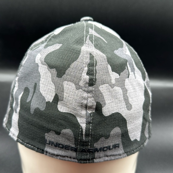 Men’s Under Armour Fitted Camo Hat - Picture 9 of 10